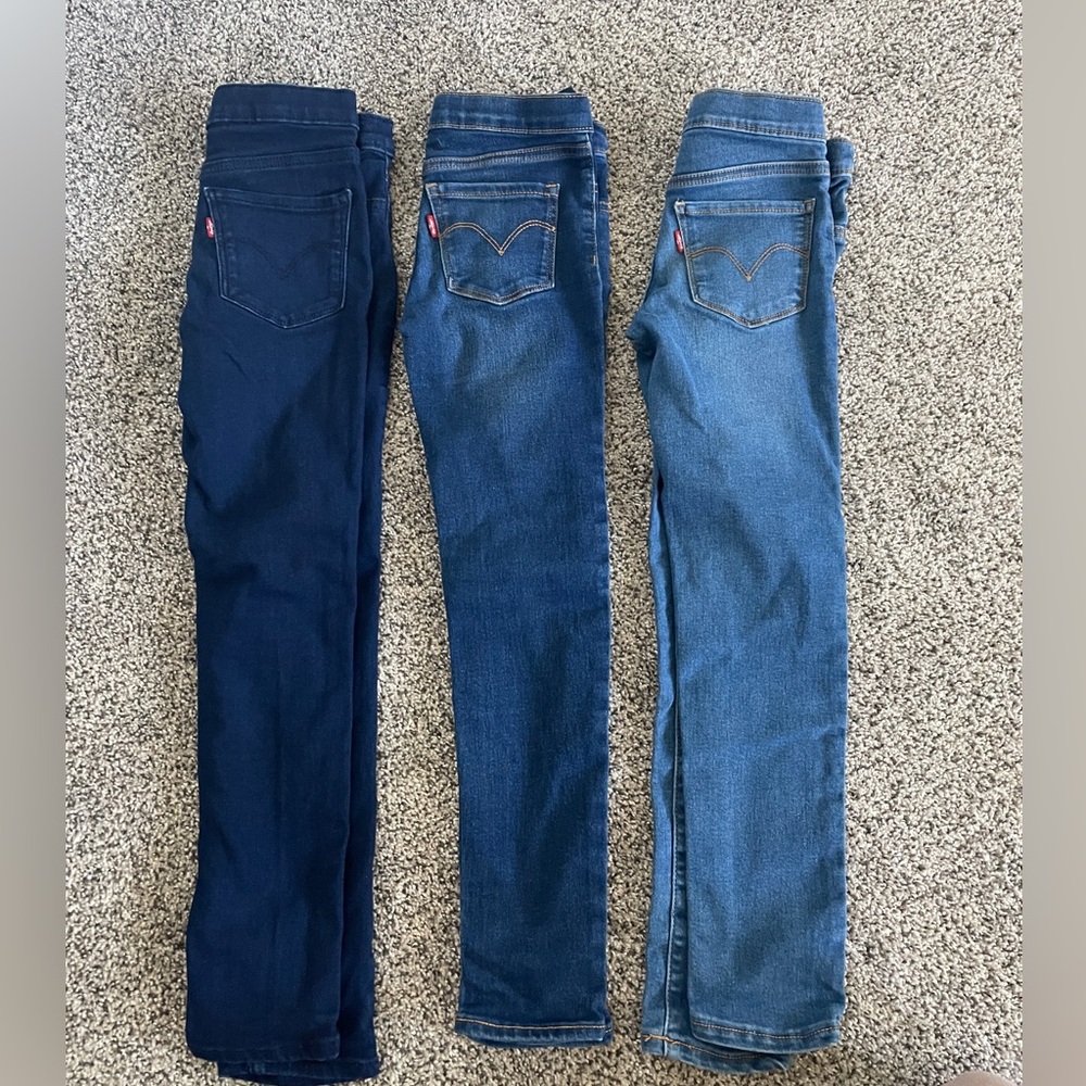 3 pair of girls Levi’s pull on leggings. Size 7